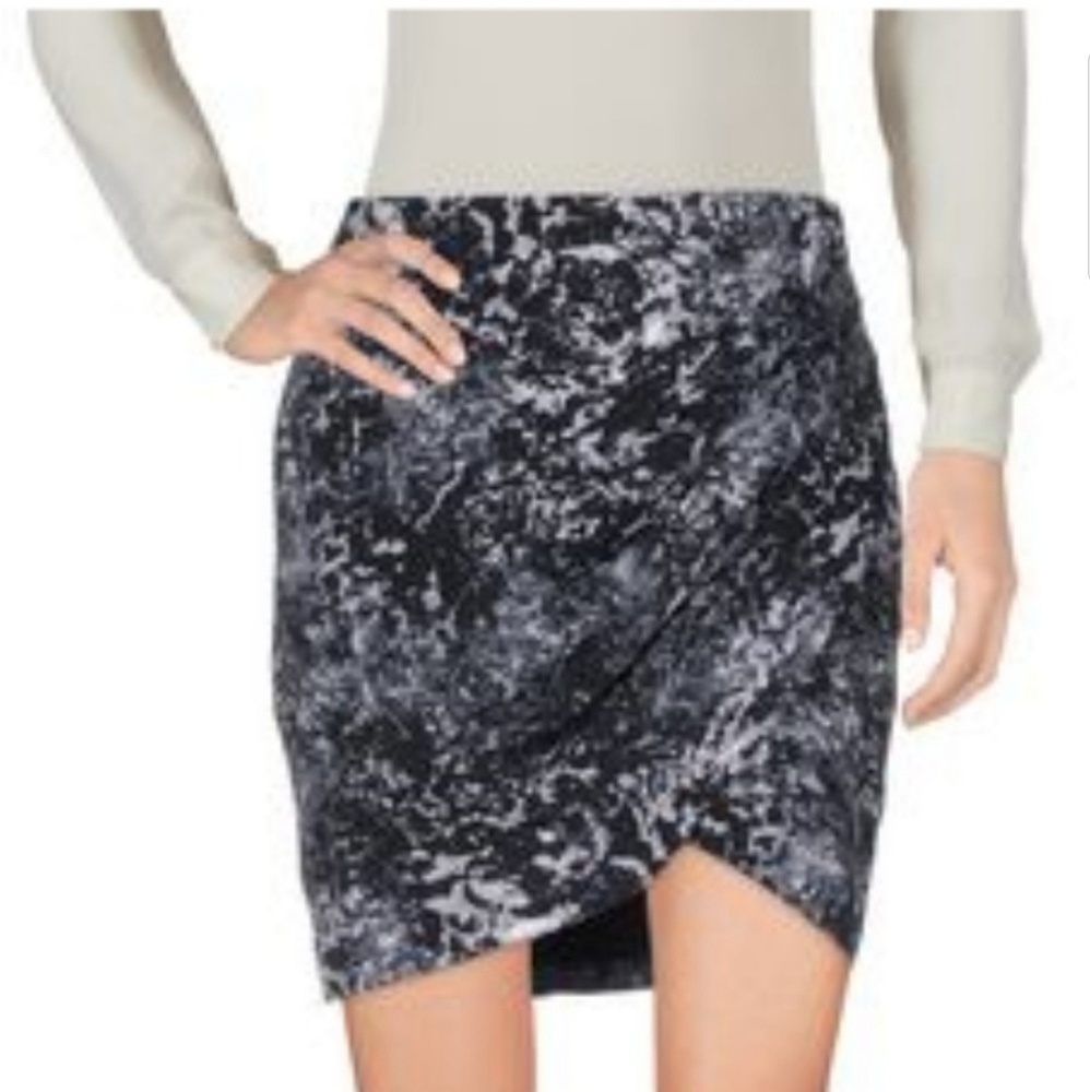 New Maison Scotch Marble Wrap Mini Skirt Tulip Front Hem Lined Size 1 / US Small